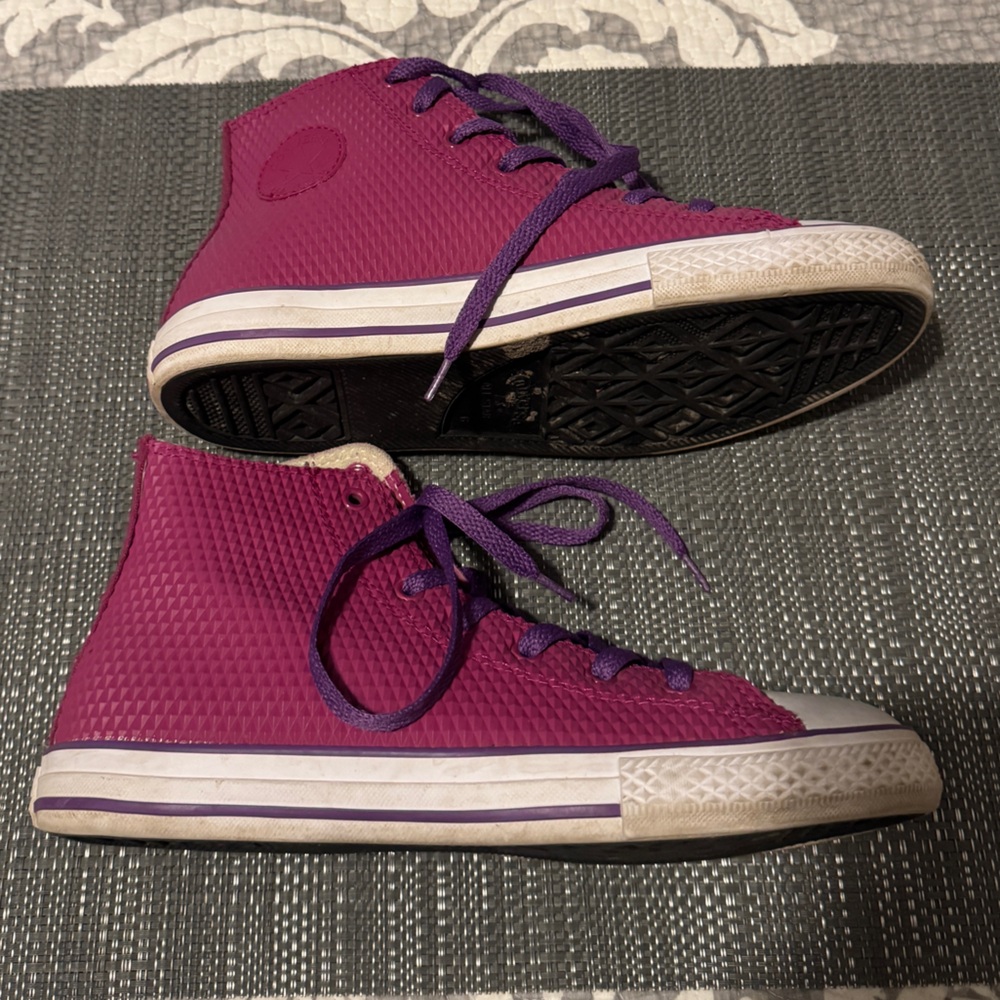Vibrant Purple High-Top Junior's Sneakers Converse All Stars